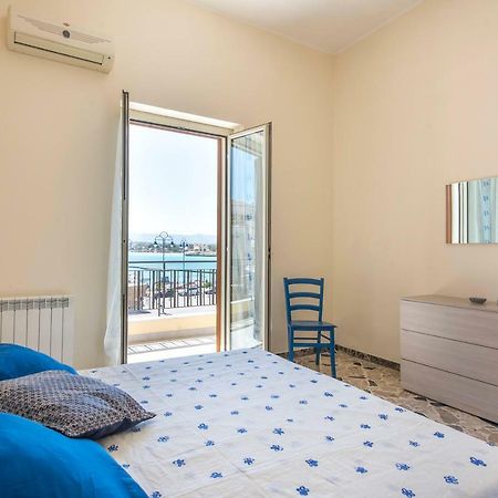 Casetta Vista Mare In Piazza A Mondello Палермо Экстерьер фото