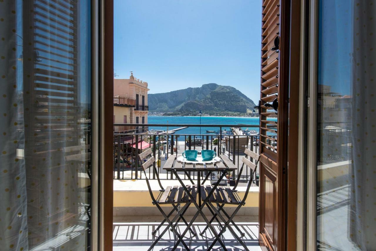 Casetta Vista Mare In Piazza A Mondello Палермо Экстерьер фото