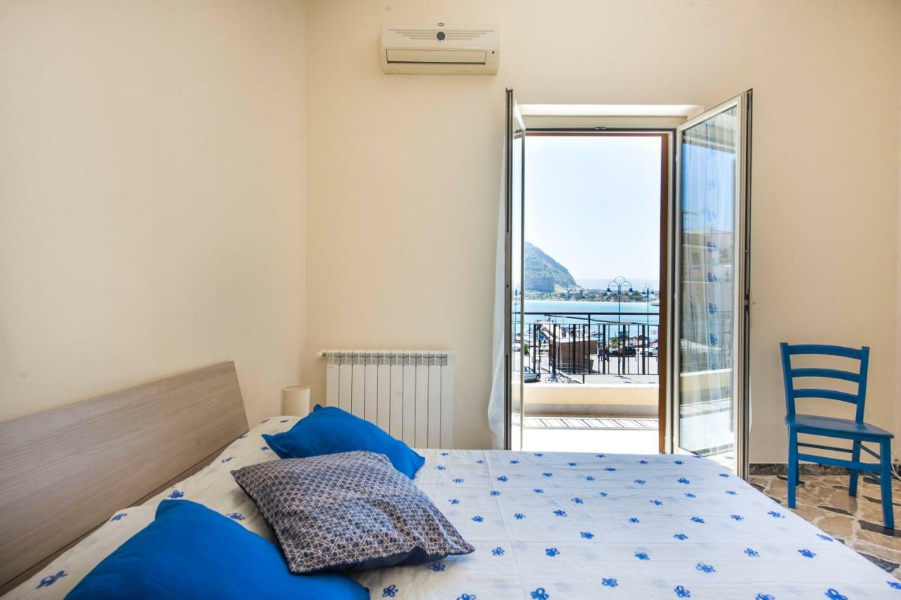 Casetta Vista Mare In Piazza A Mondello Палермо Экстерьер фото